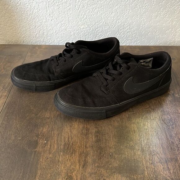 🌟Host Pick 🌟 Nike Black Canvas Skate Shoes Sz-7Y - Picture 2 of 10